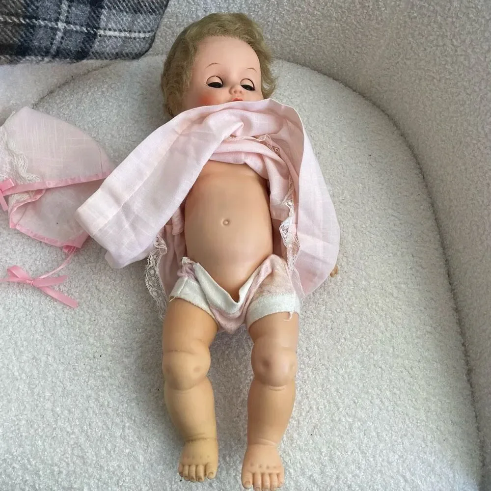 Vintage 60s Uneeda Baby Doll Open Close Eye Girl 16”